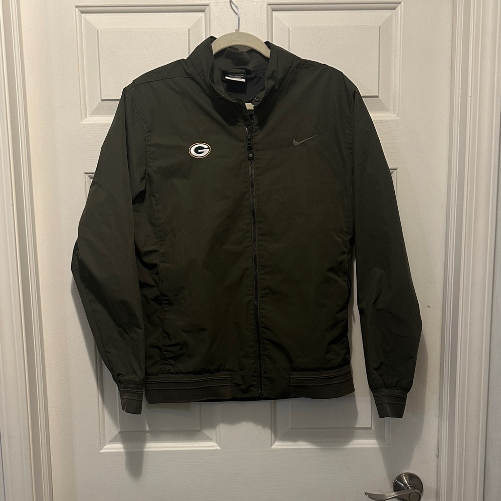 Nike Green Bay Packers Lightweight Men's Zip-Up Jacket with Team Patch